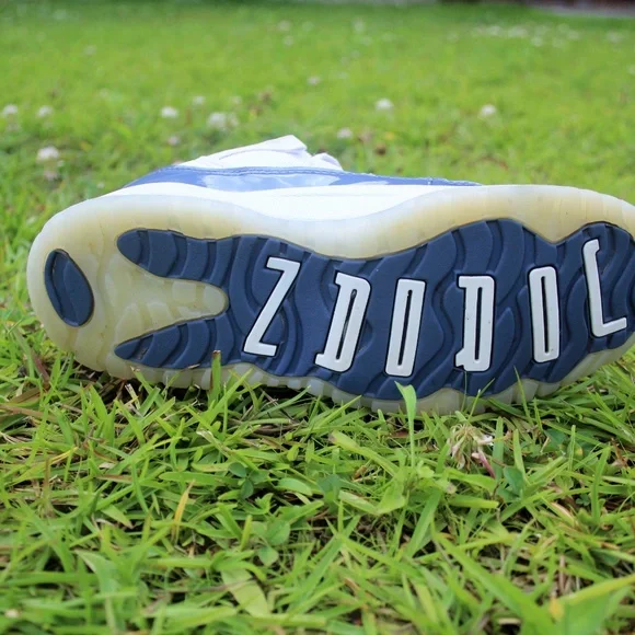 Air Jordan 11 Retro Low “Diffused Blue” PS 3Y FV5116-104 Pre-Owned Kids